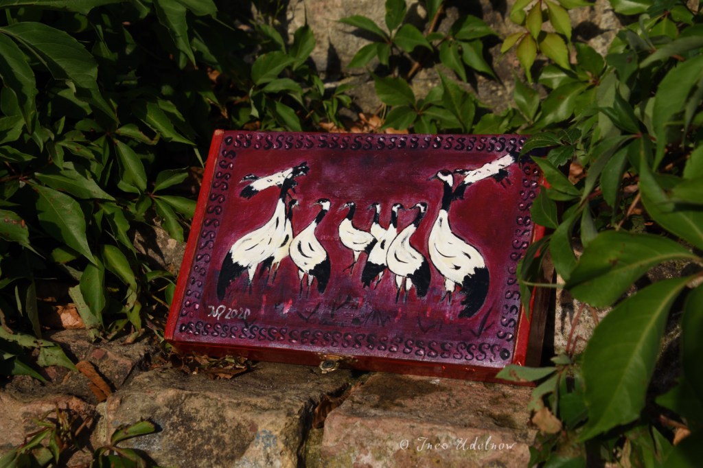 Kunst auf Zigarrenkiste. Zehn&nbsp;Kraniche